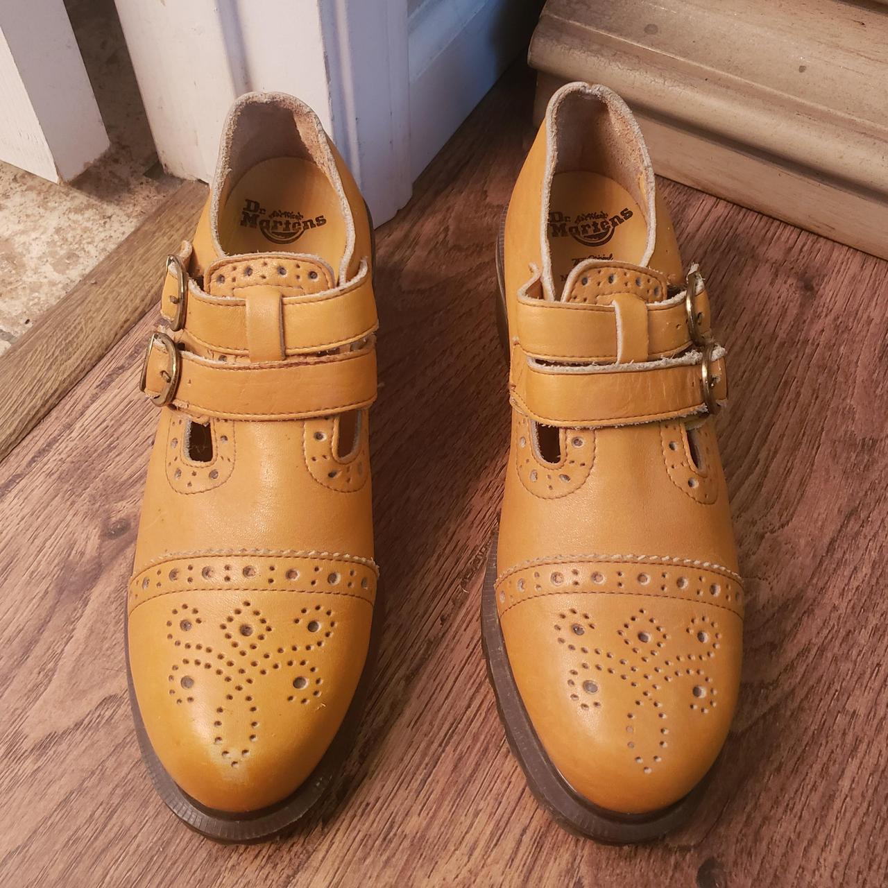 Dr martens clearance tan brogues