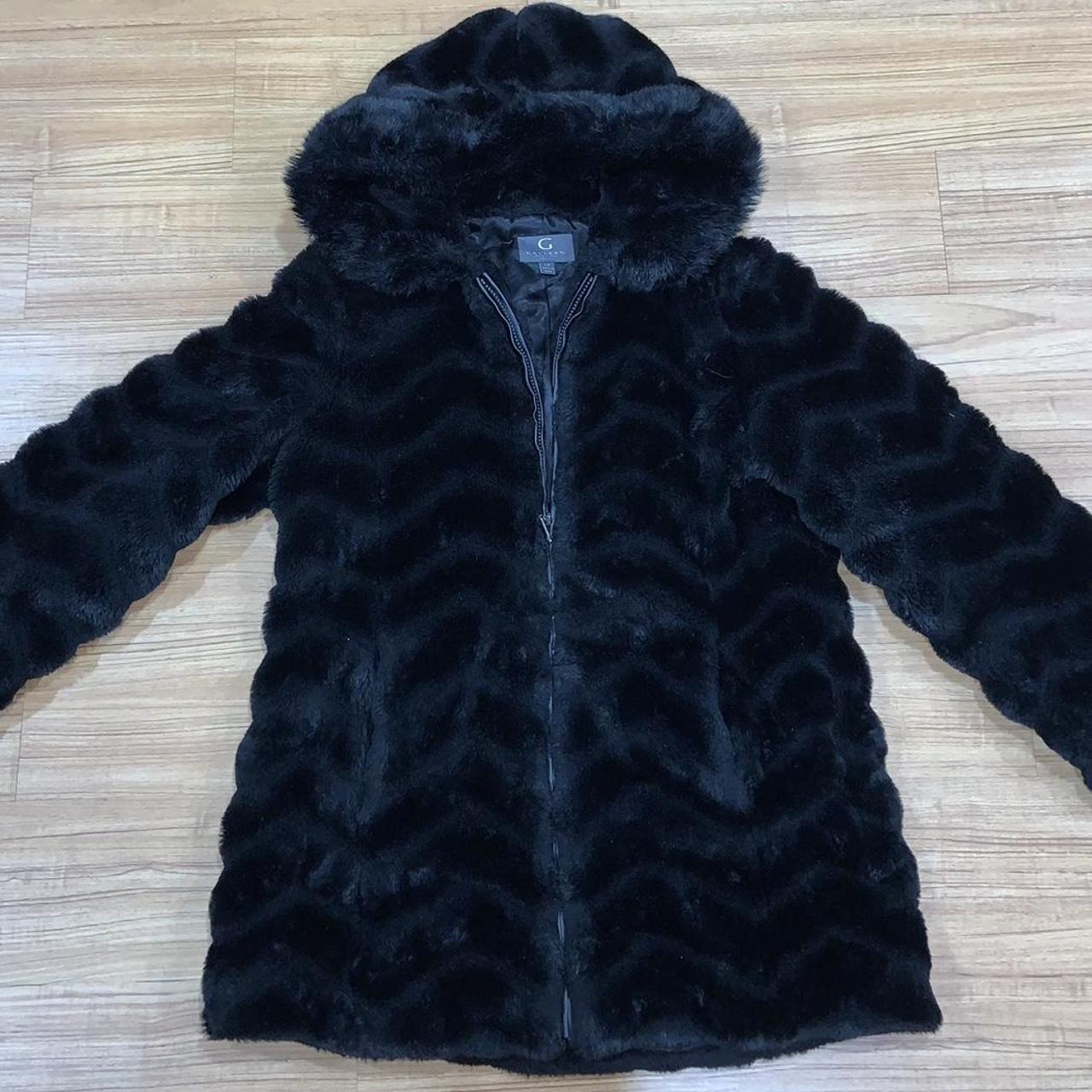 Gallery NYC faux fur coat best for taller or curvier... - Depop