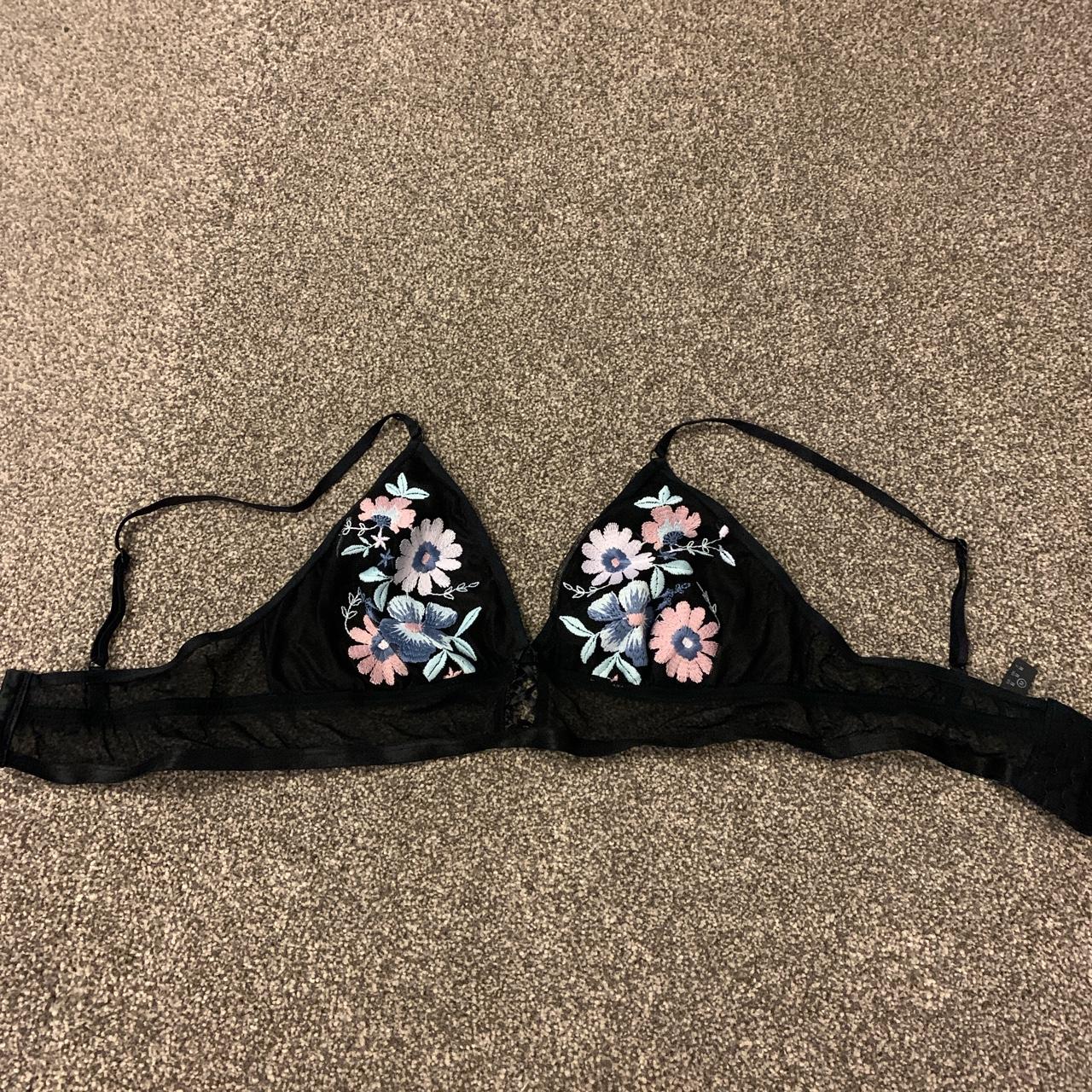 Primark Women's Black and Pink Bra | Depop