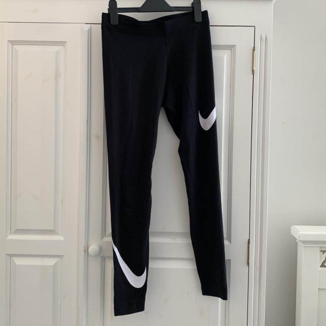 Nike leggings size small Love these just don't fit - Depop