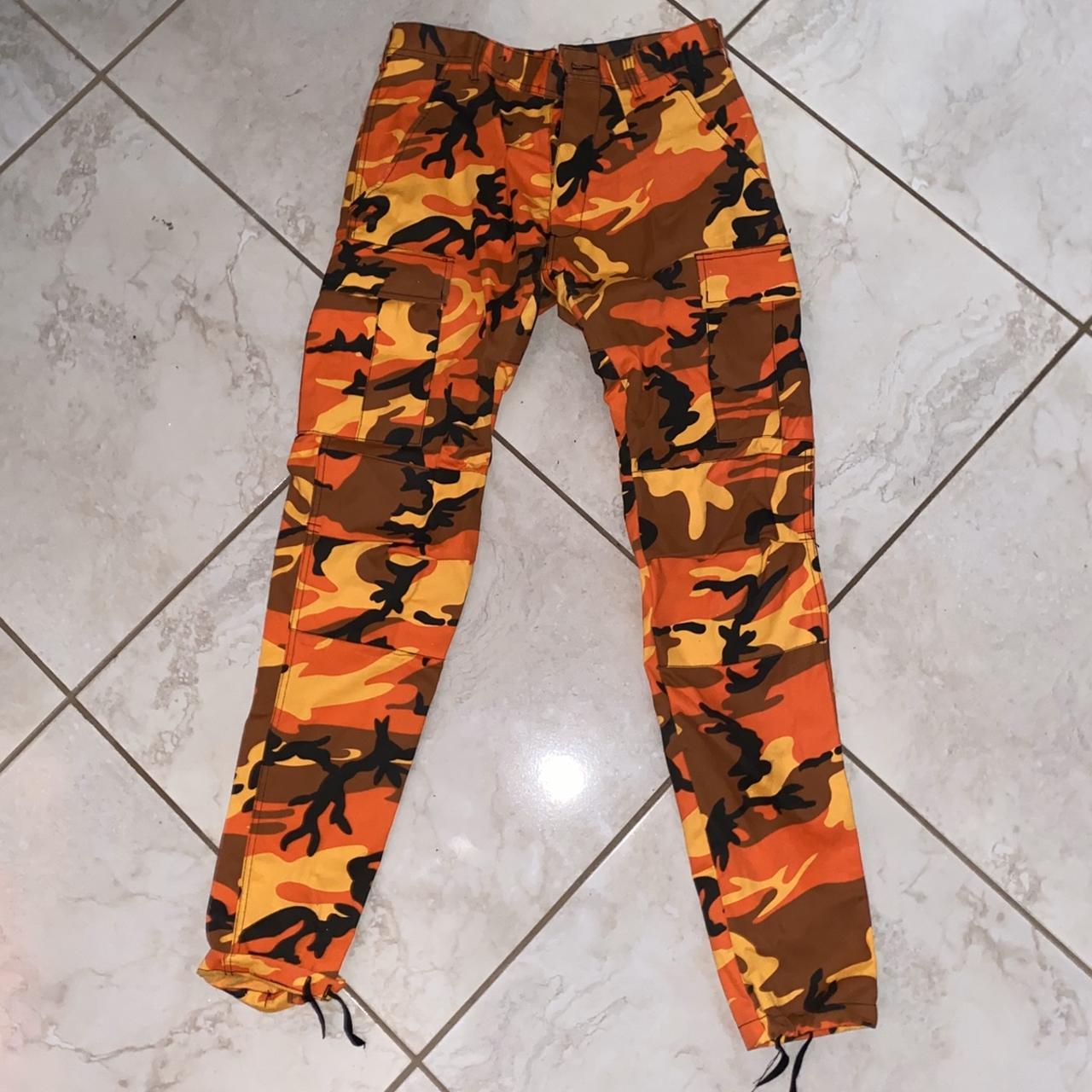 Cargo pants clearance orange camo