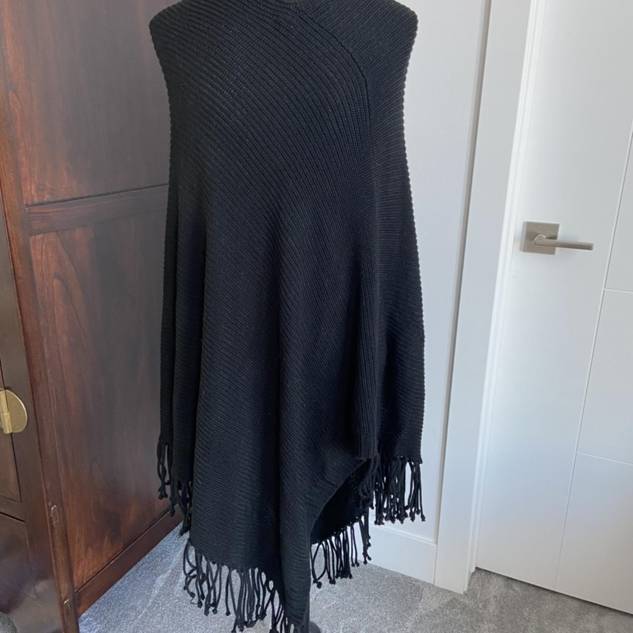 Bcbgmaxazaria black poncho 2024