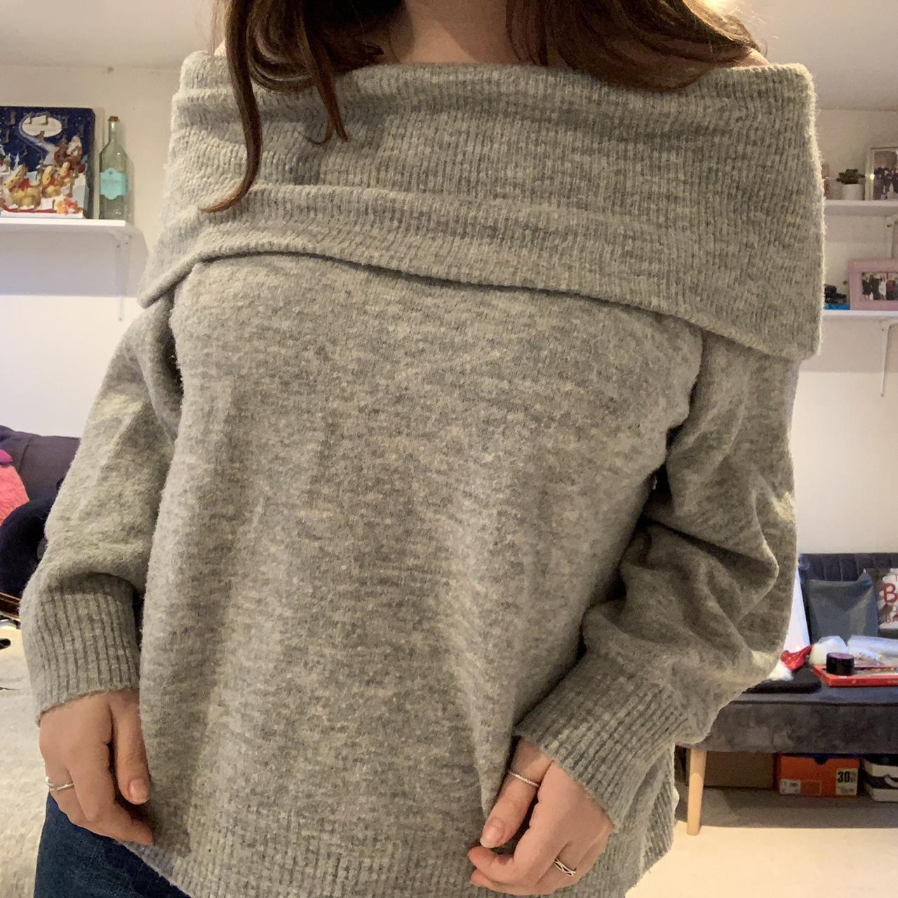 H M off shoulder grey jumper. Really cosy and in Depop