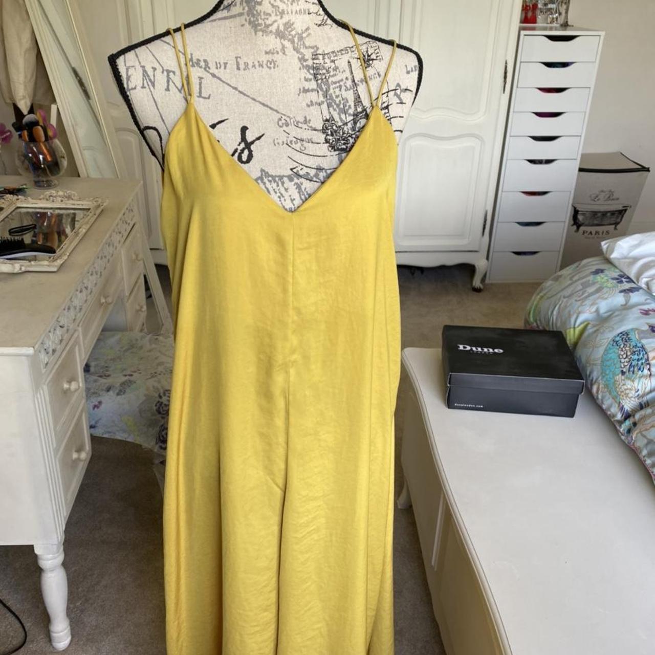 Zara Women's Yellow Dress Depop