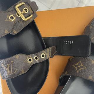 Louis Vuitton slides Size 39 - Depop