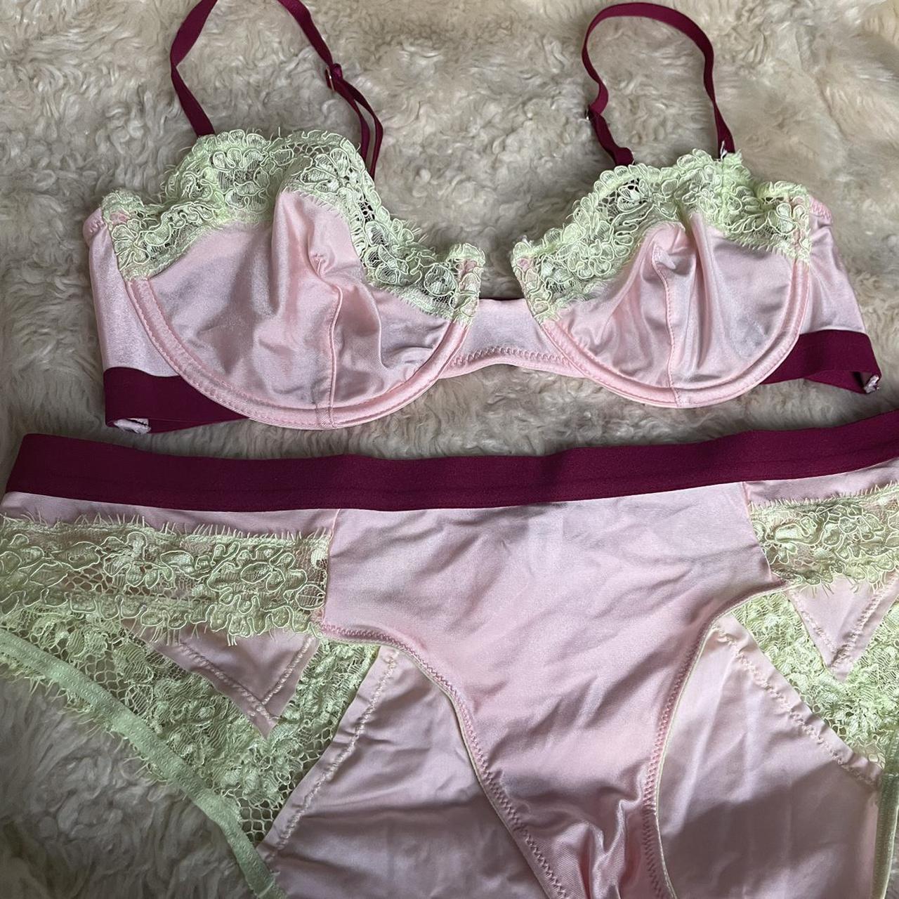 Dora Larson 2 piece lace trim block colour lingerie... - Depop