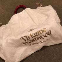 Vivienne Westwood chancery bag - it's very cheap and in good (although not  great) condition, so I'm wondering - could this be legit? : r/VintageFashion