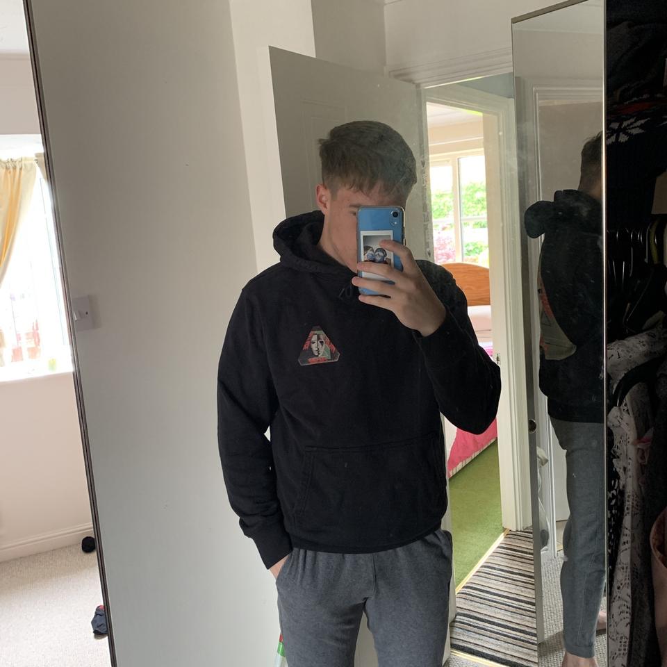 Palace deals hoodie fit