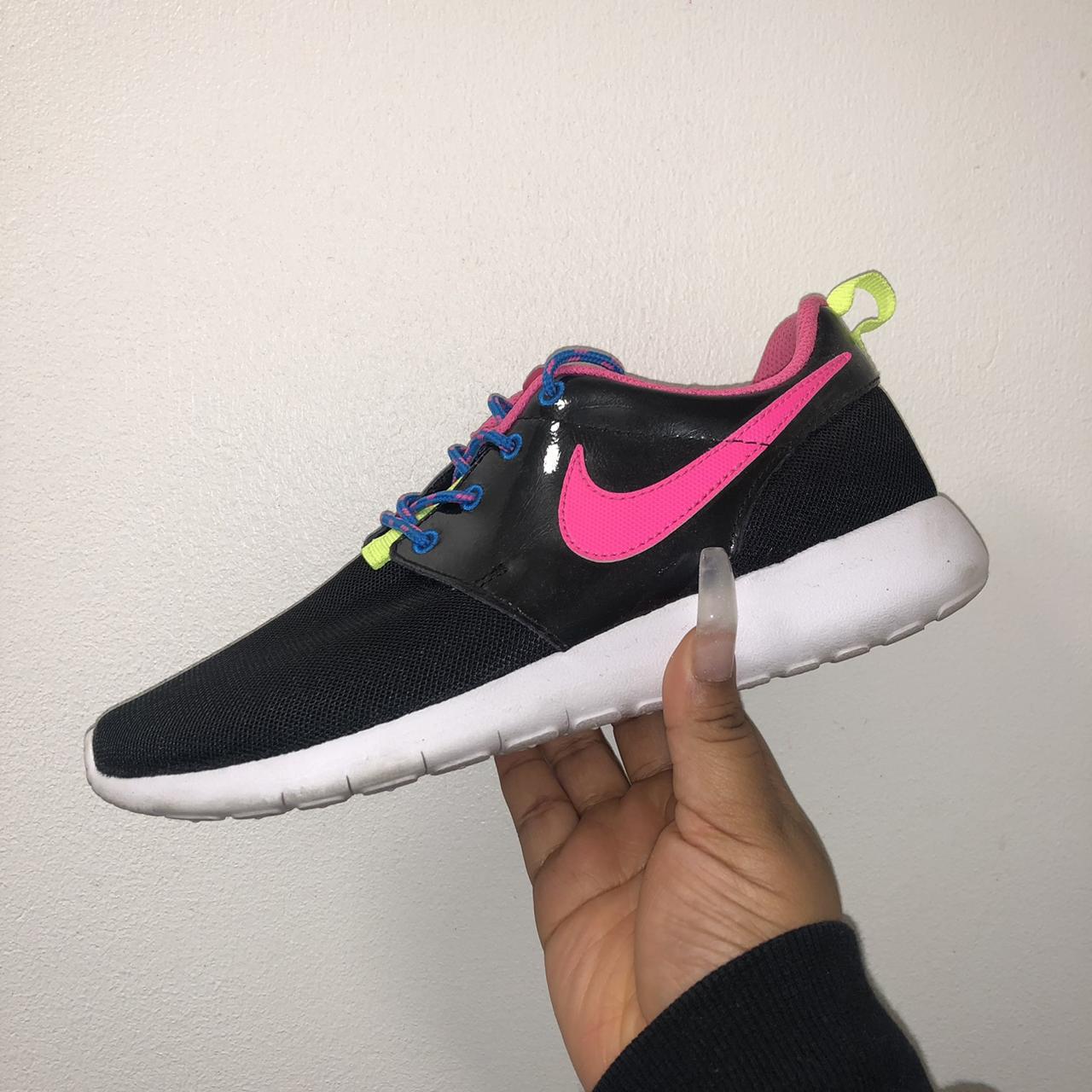 Nike roshe grade school best sale