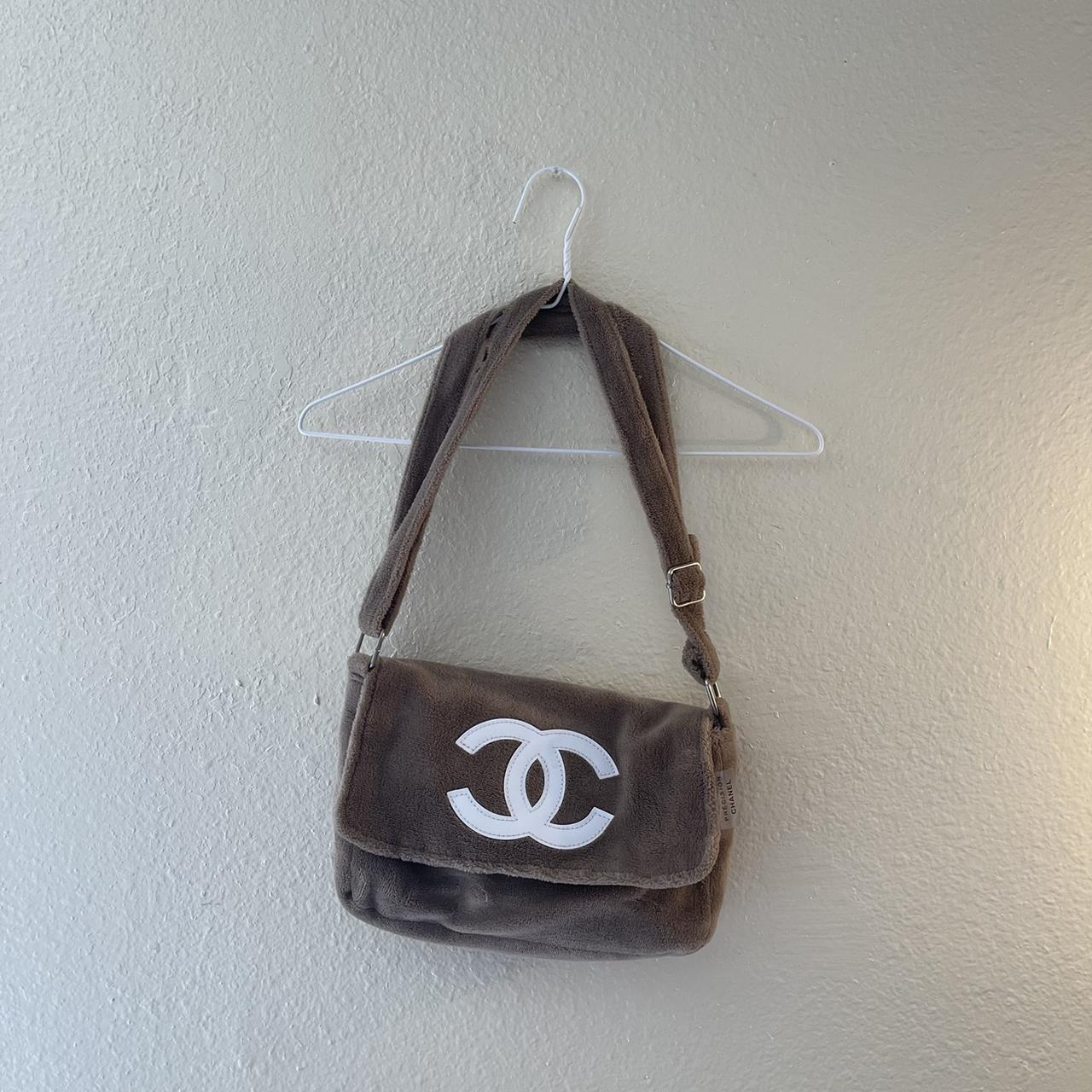 chanel fluffy messenger bag