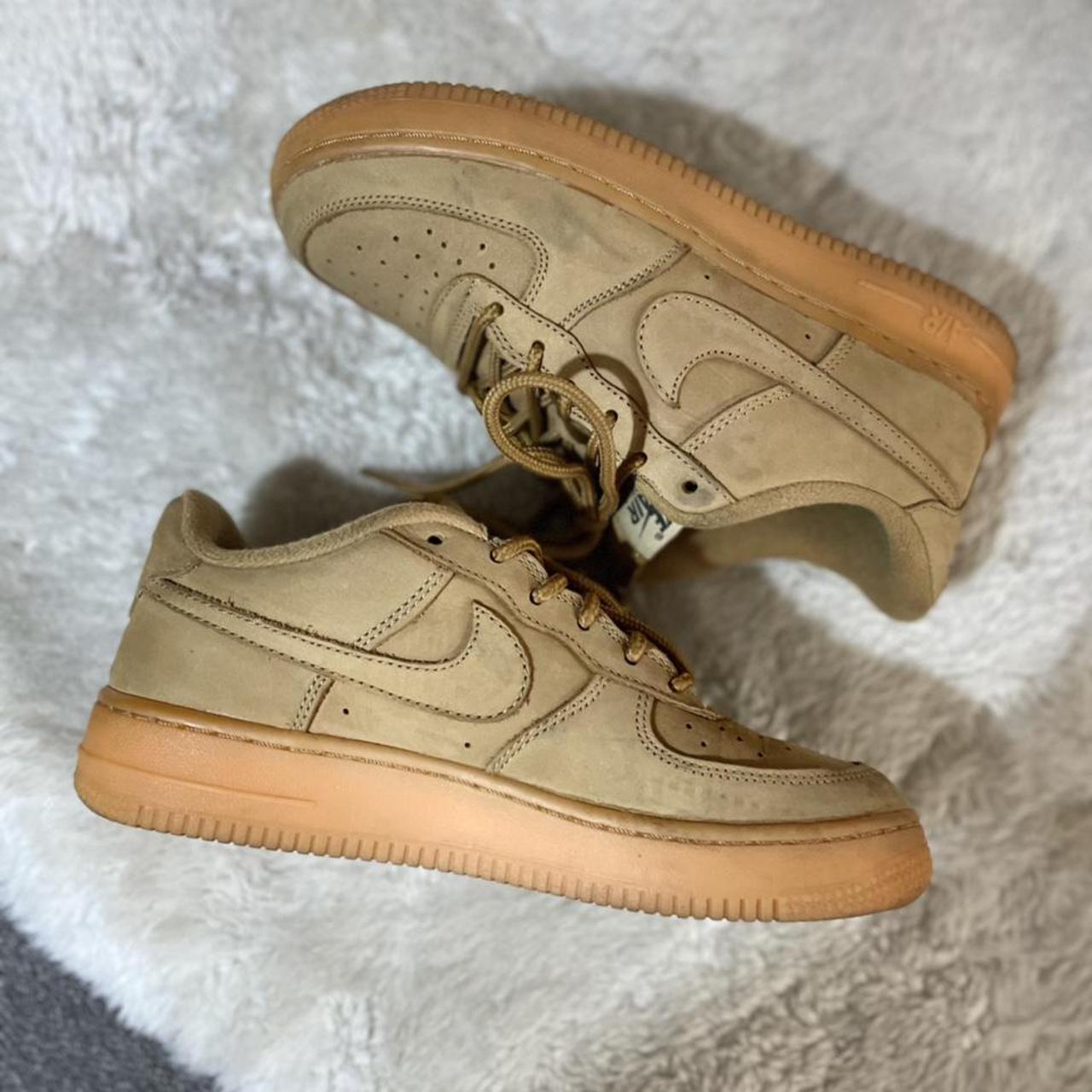 Nike Women's Tan and Brown Trainers | Depop