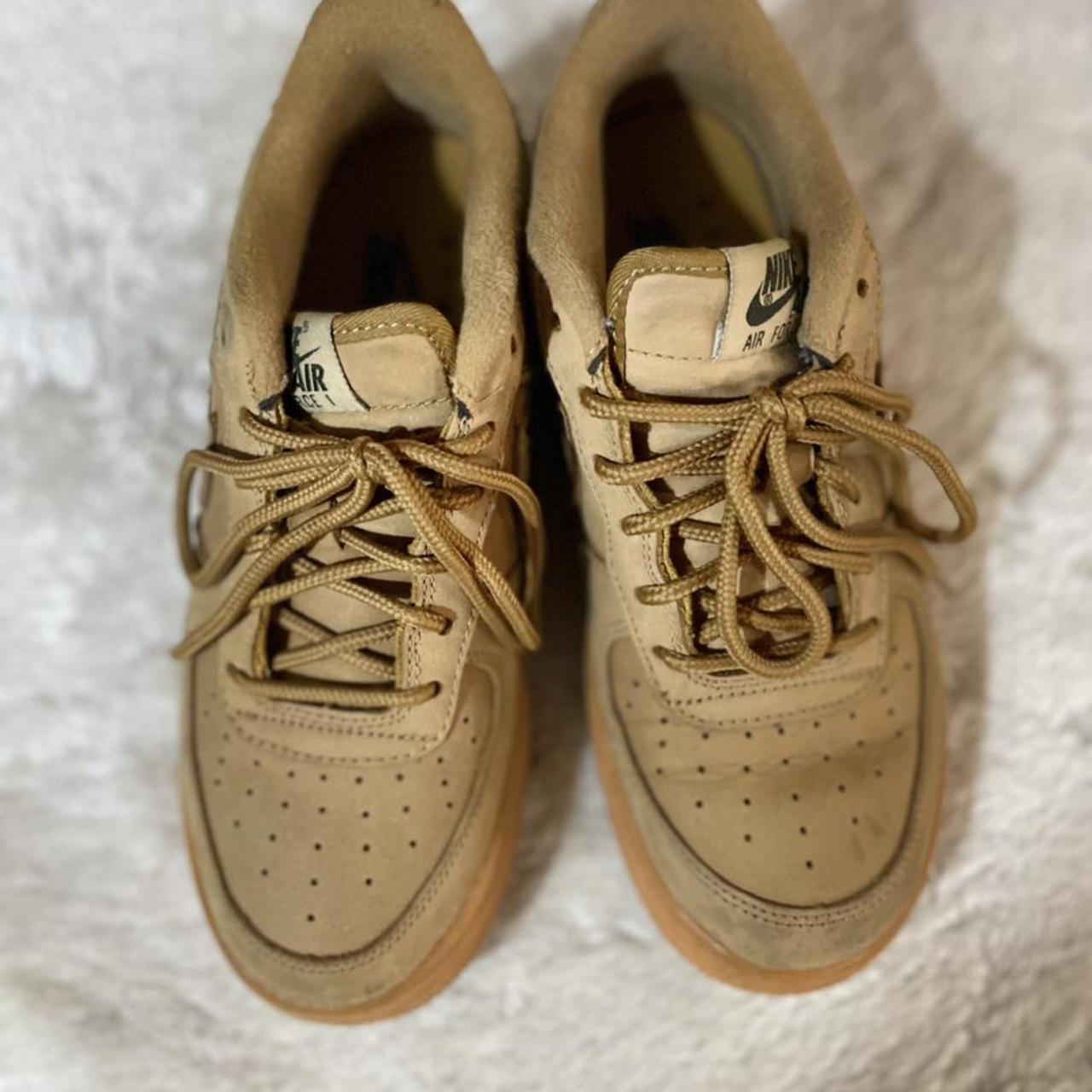 Nike Women's Tan and Brown Trainers | Depop