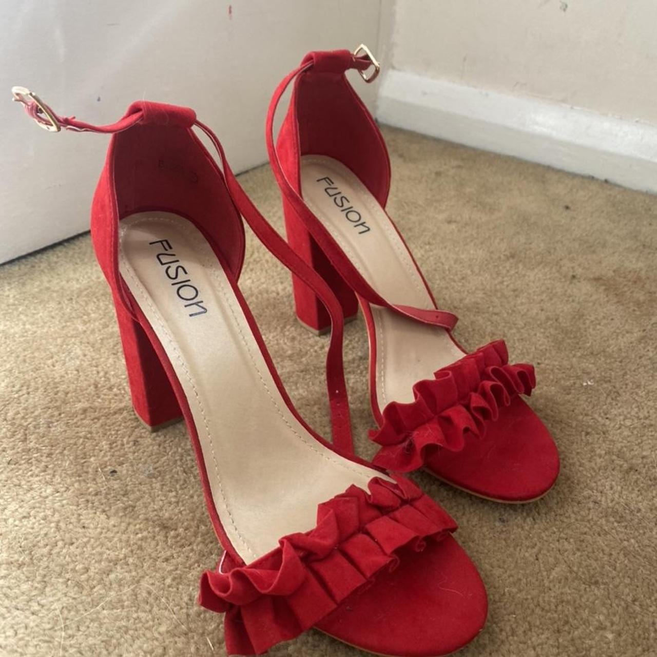 Comfy sales red heels