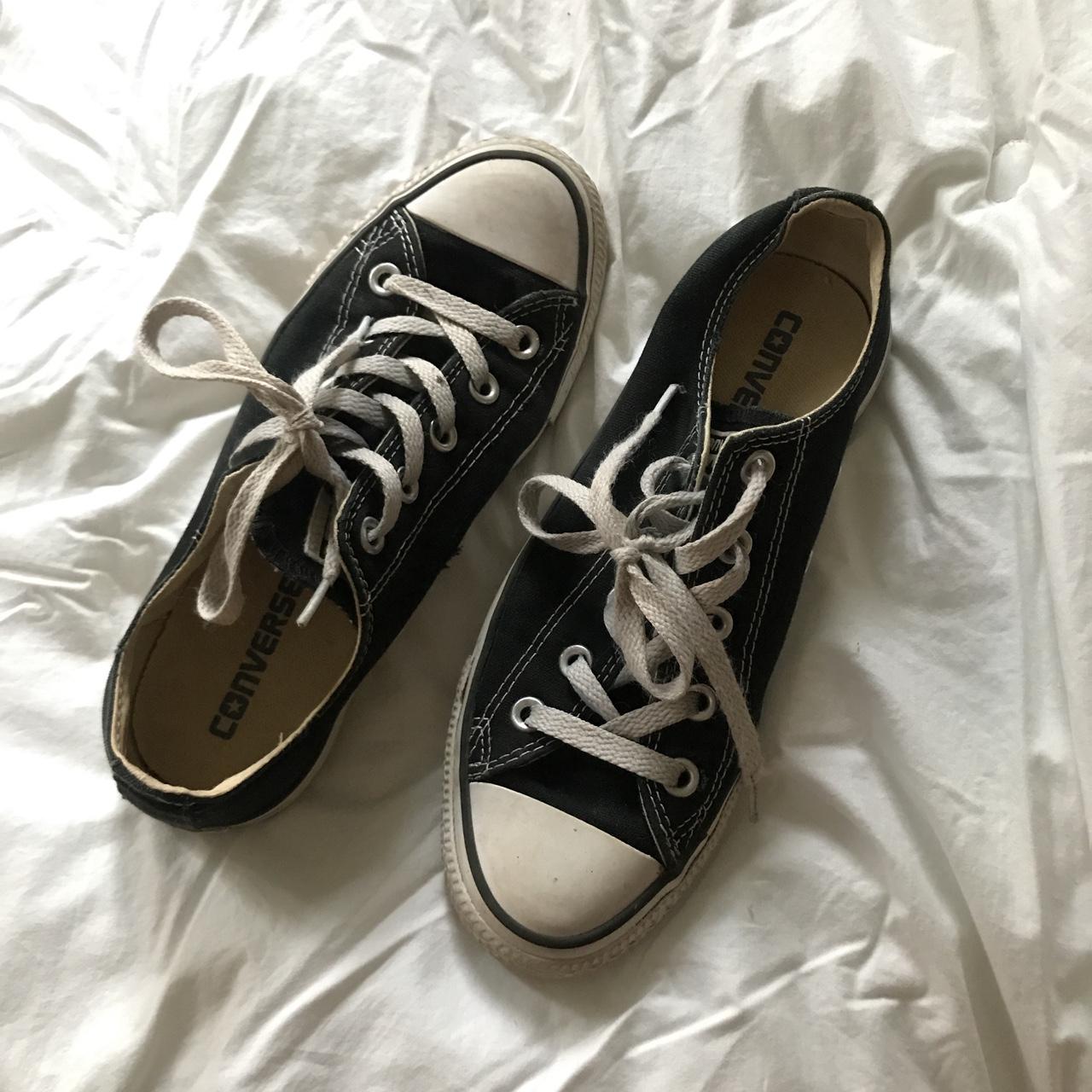 Excellent used black low top Converse! Converse Depop