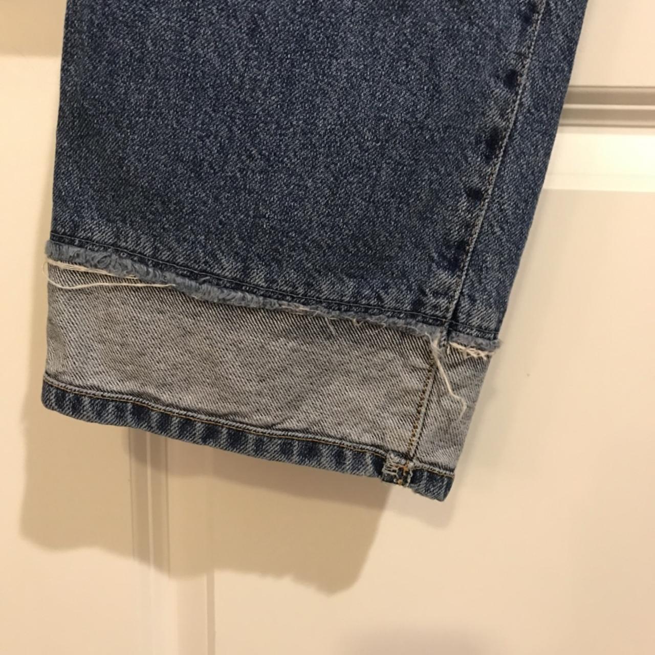 H&M straight high waisted jeans. I love the details... - Depop