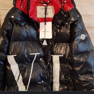 valentino x moncler bodywarmer