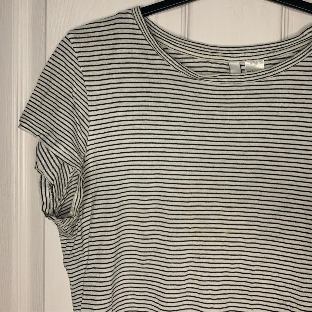 H&M black and white pin stripe t-shirt Size s-... - Depop