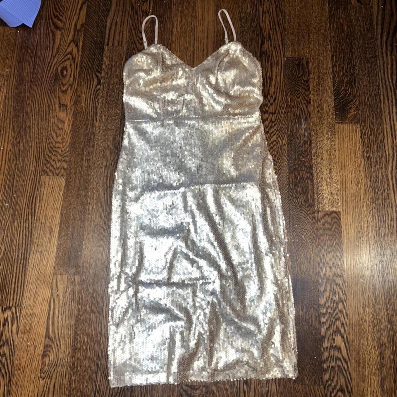 Lulu’s gold sequin bodycon dress. Size Small. NEVER... - Depop