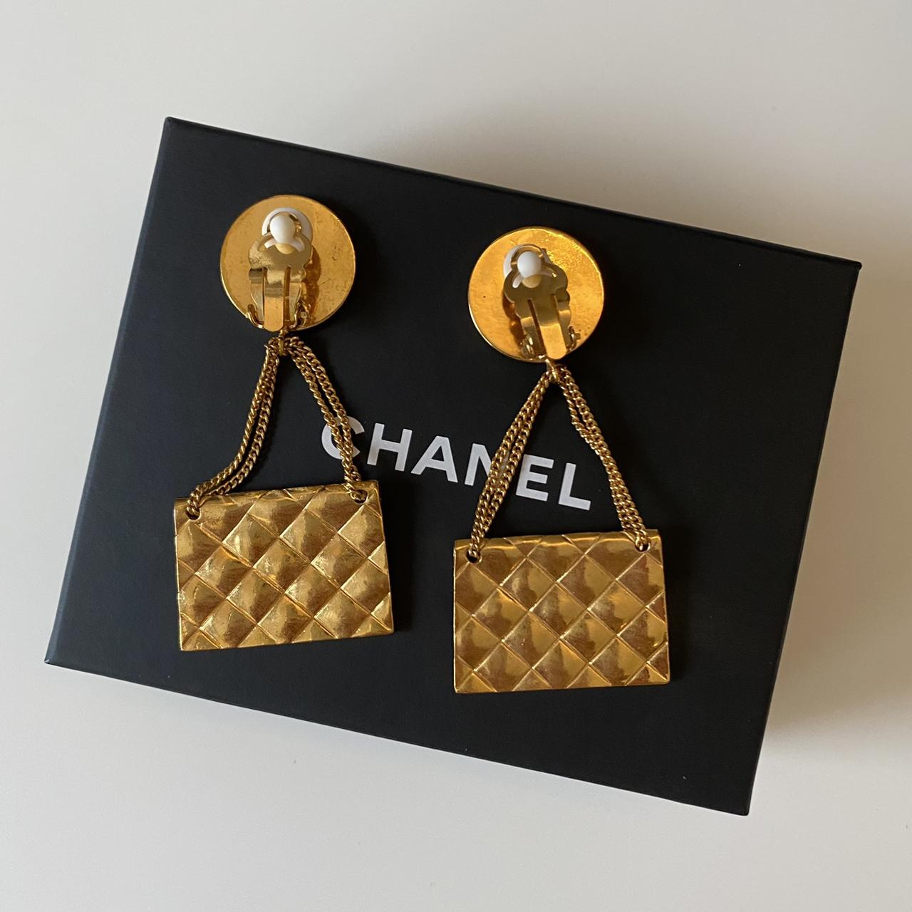 Chanel purse discount earrings