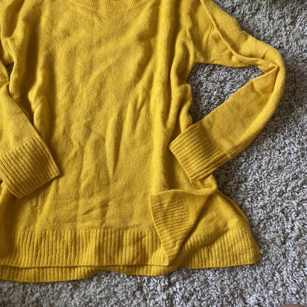 Gap Women's Yellow Sweatshirt (2)