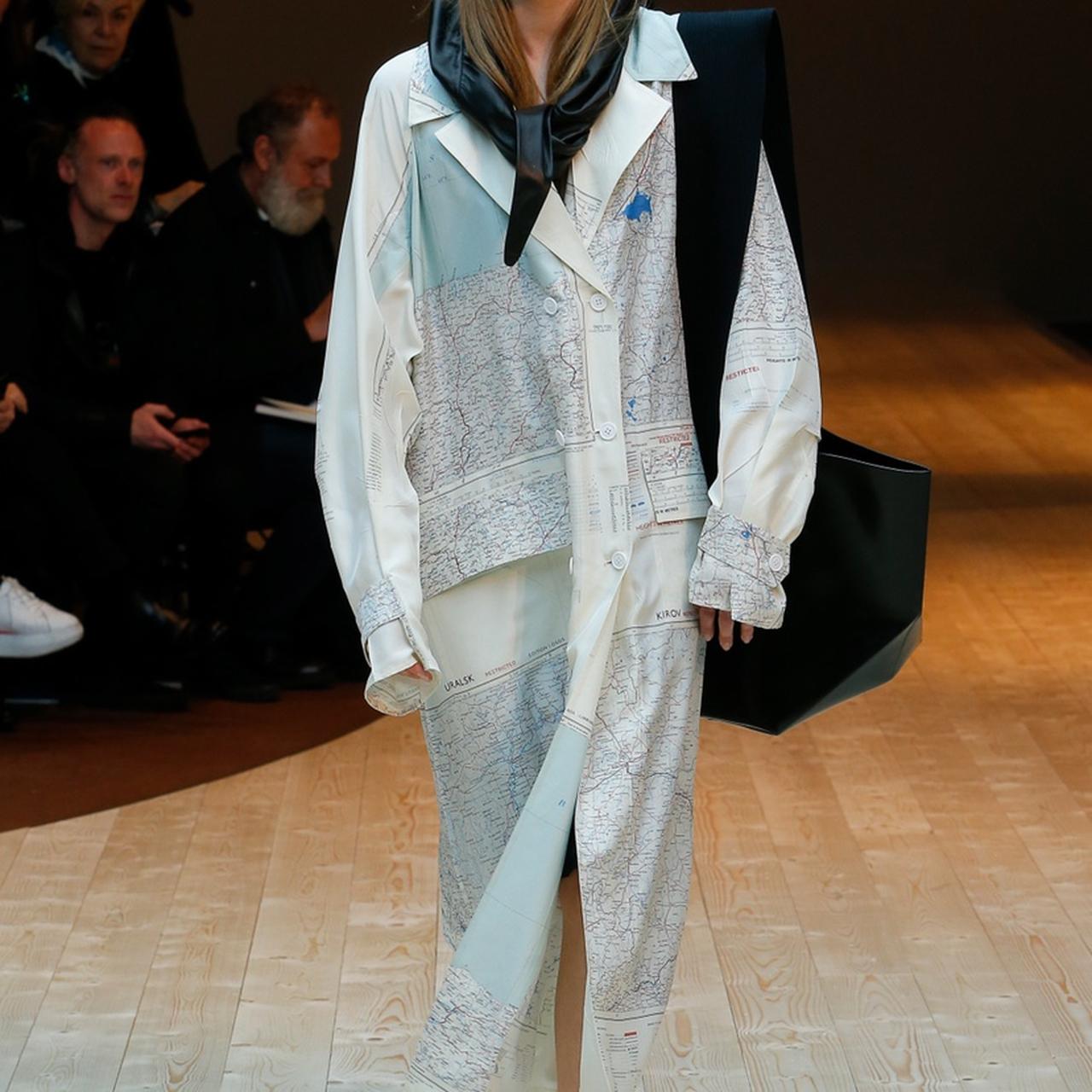 CELINE ICONIC MAP TRENCH IN SILK, New with tag,