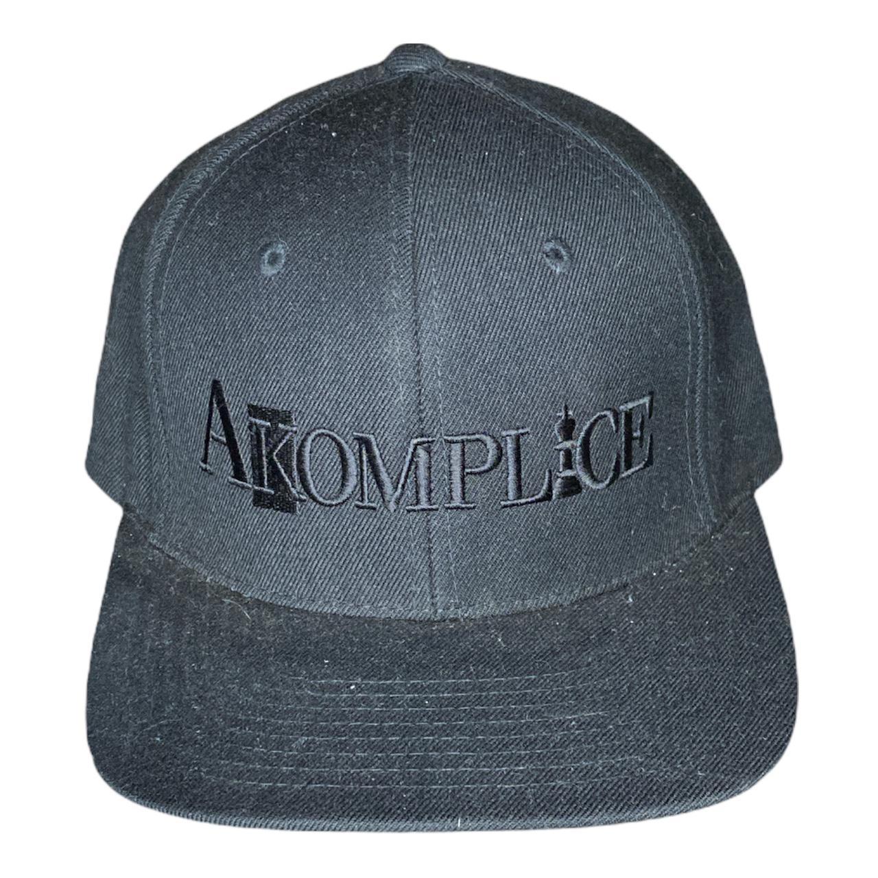 Akomplice LA Crimes Snapback Cap (black / white)