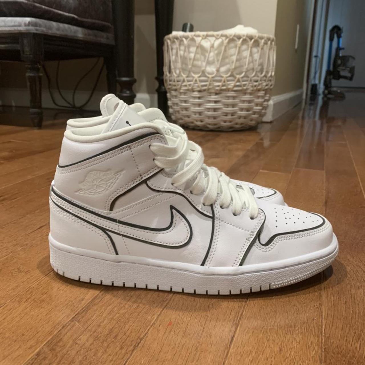 Nike air jordan hotsell 1 mid white reflective