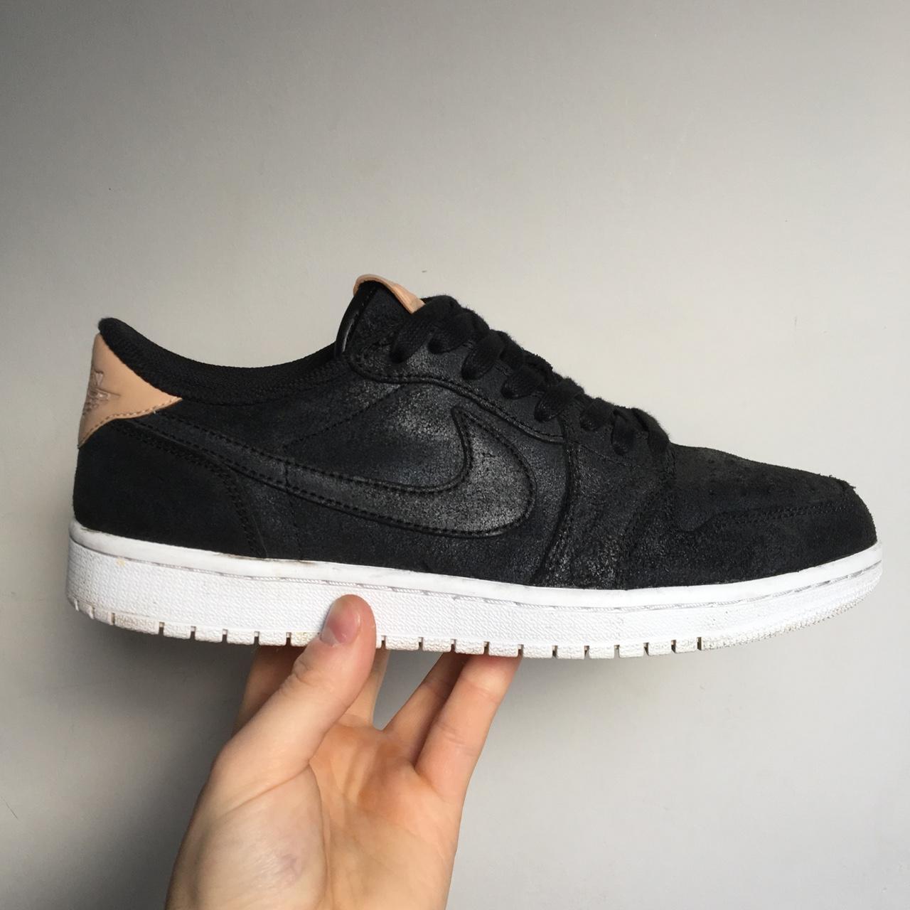 black and cream air jordan 1