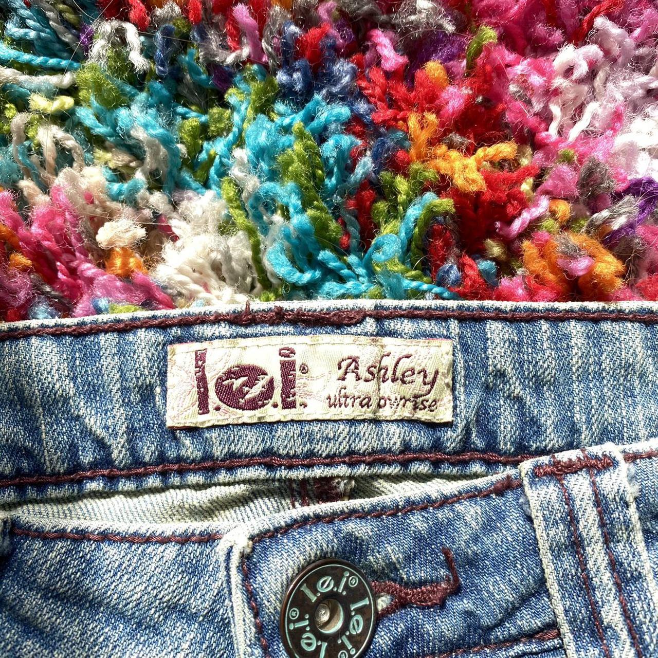 L.e.i. Women's Blue and Red Jeans (2)
