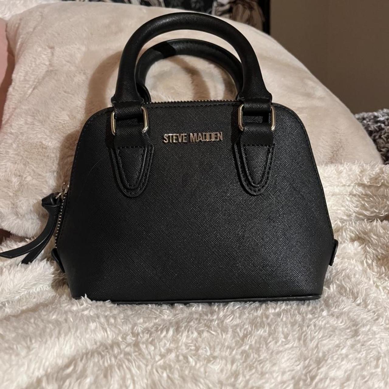 ADORABLE black Steve Madden mini bag good for. Depop