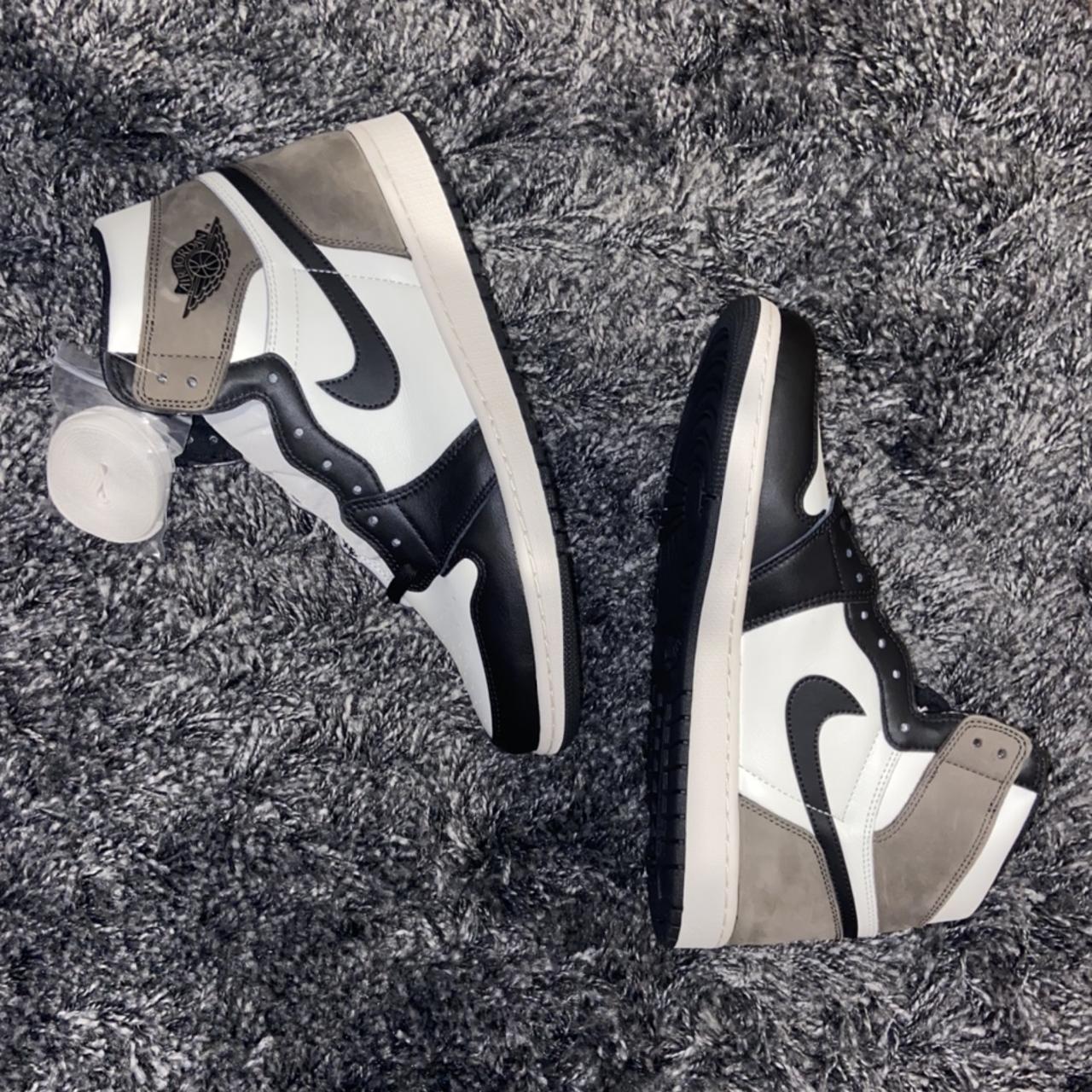 air jordan 1 mid black white yellow