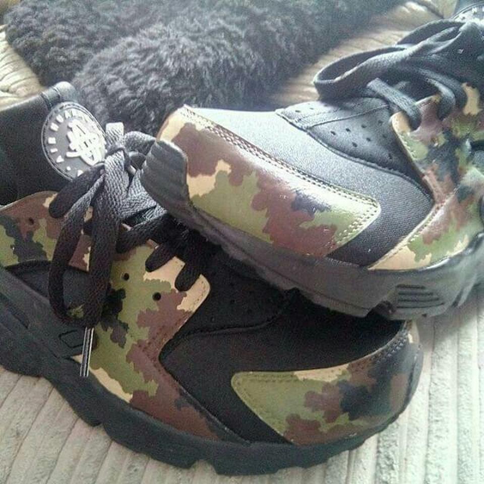 NIKE HUARACHE camouflage Custom studio Using. Depop