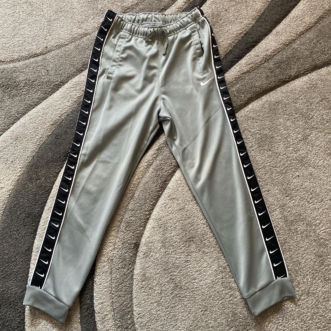 younger boys nike tracksuit