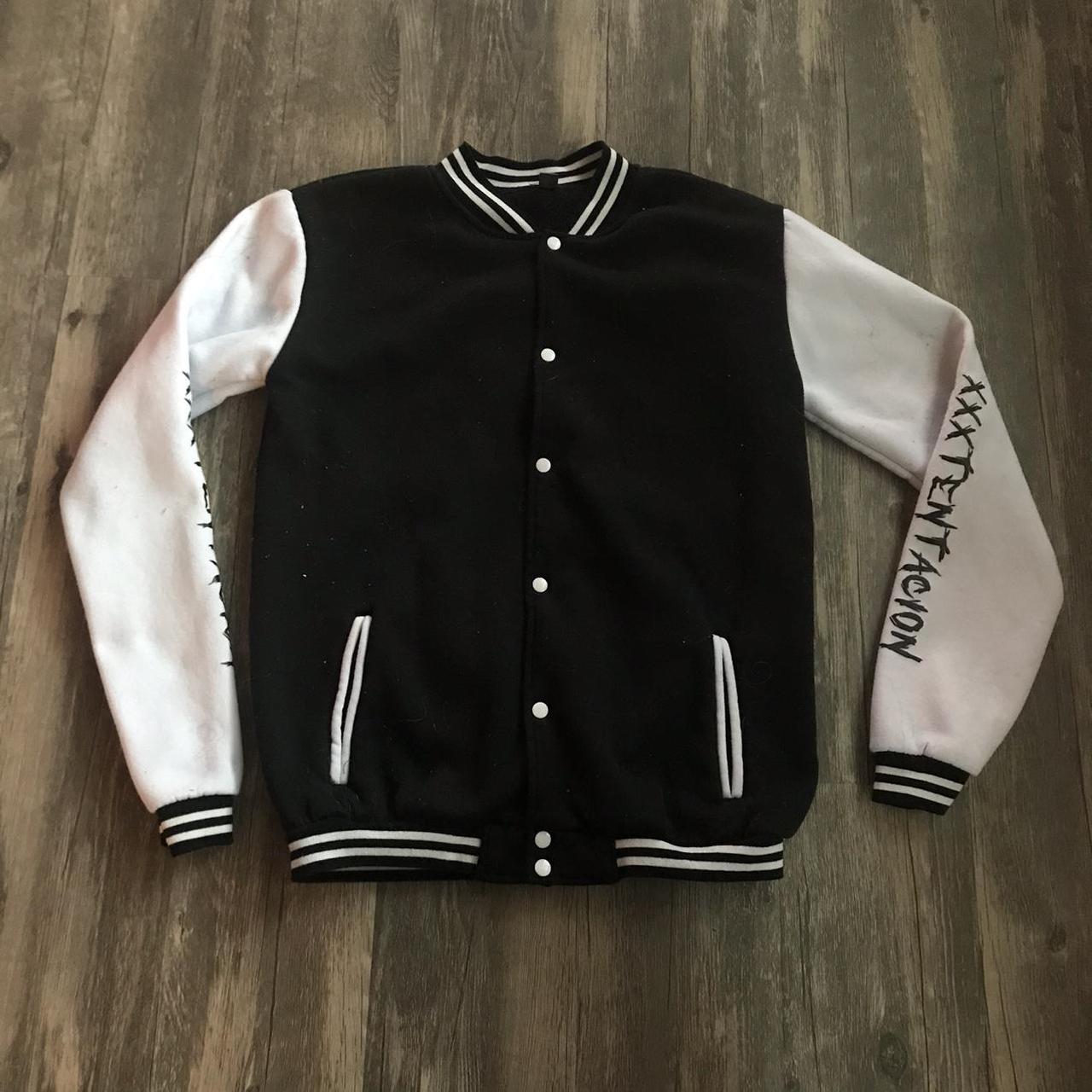 Men's Black and White Sweatshirt (2)