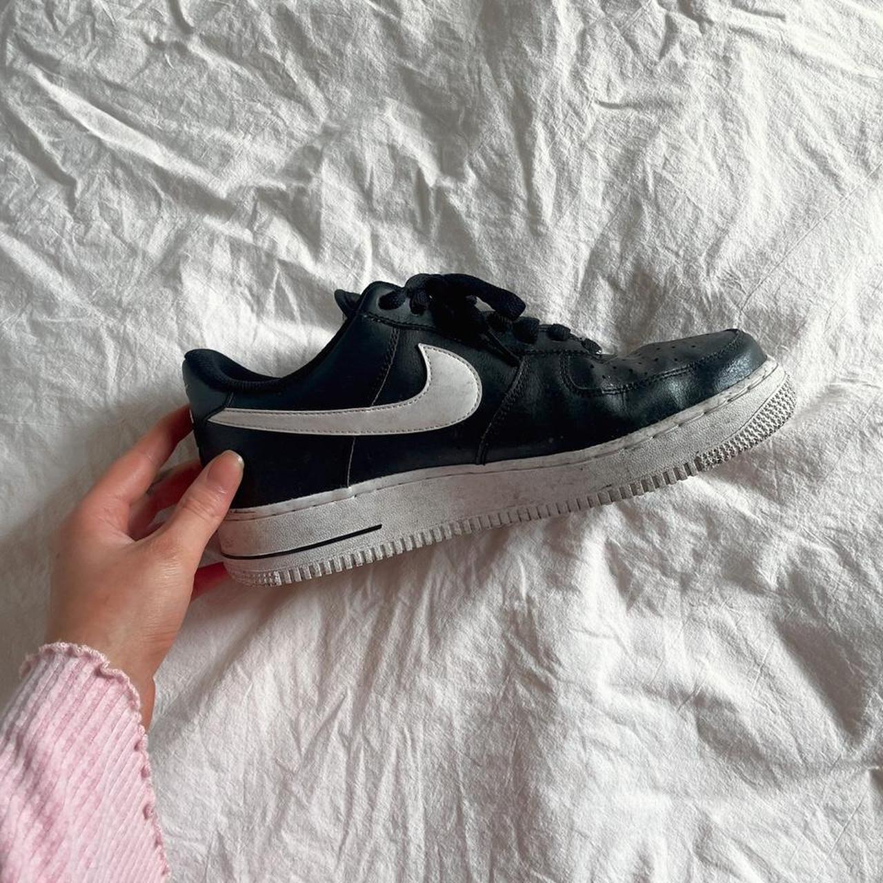 white trainers size 7.5