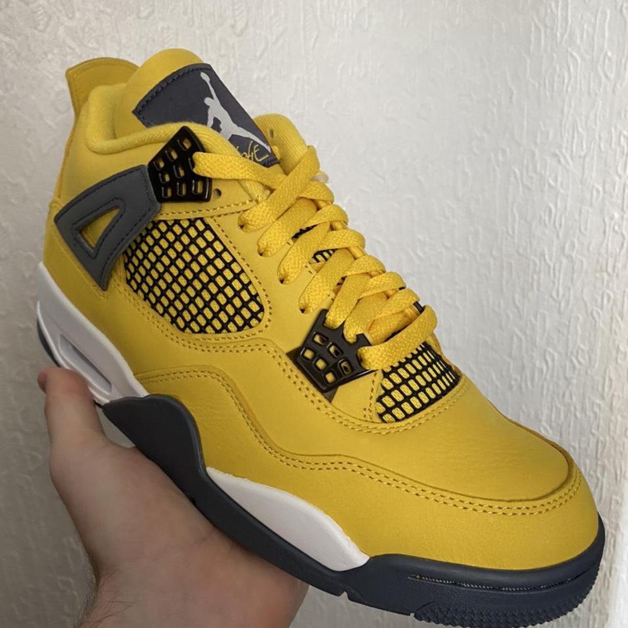 Jordan Men's Yellow and Black Trainers | Depop