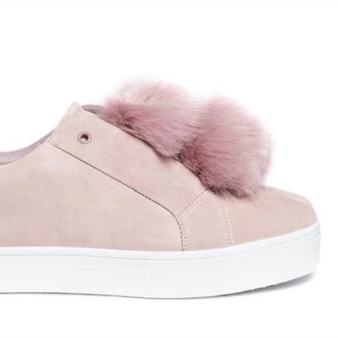 Identitet Labe Antarktis Sam Edelman Pink Pom Pom Sneakers #pinksneakers... - Depop