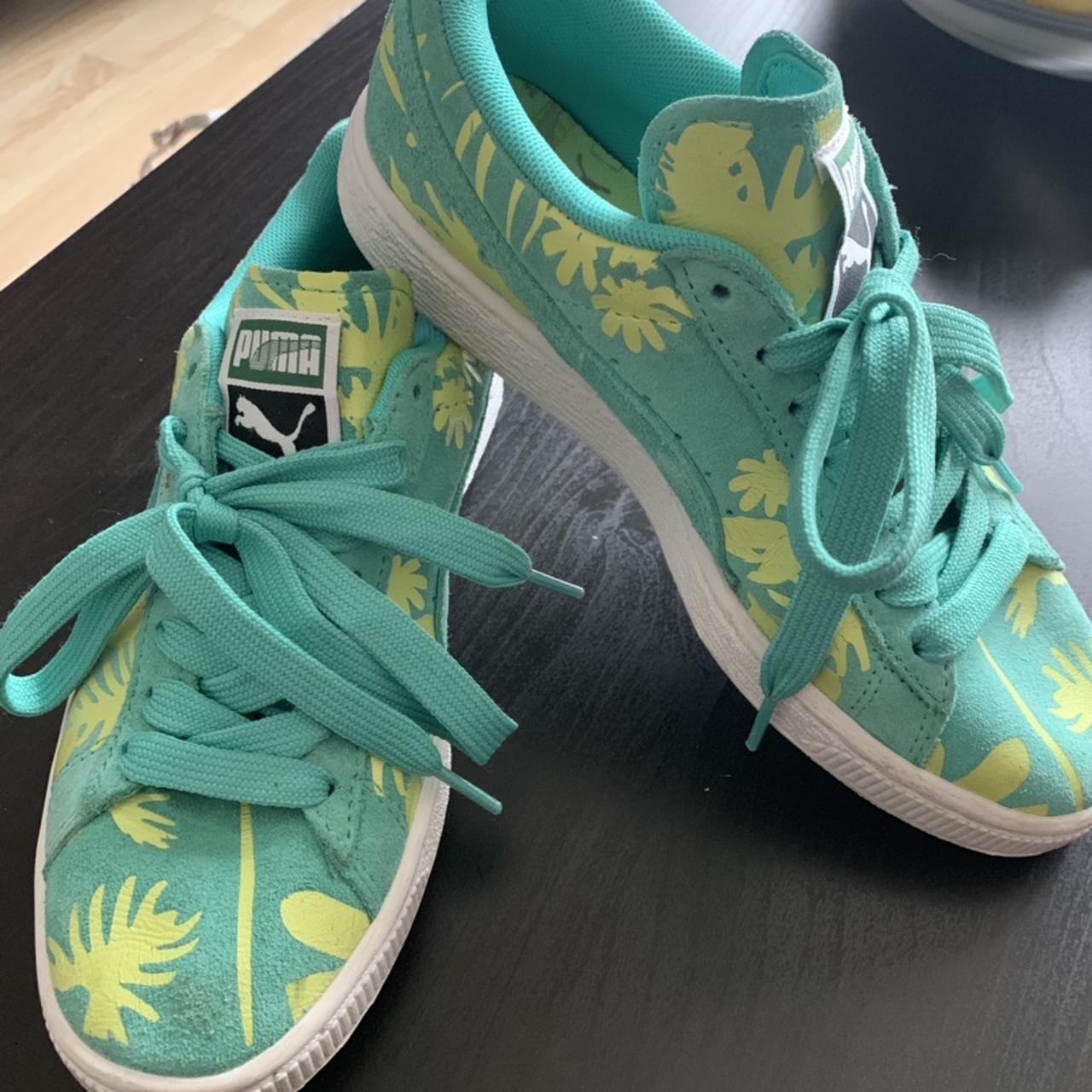 puma suede electric green trainers rare style