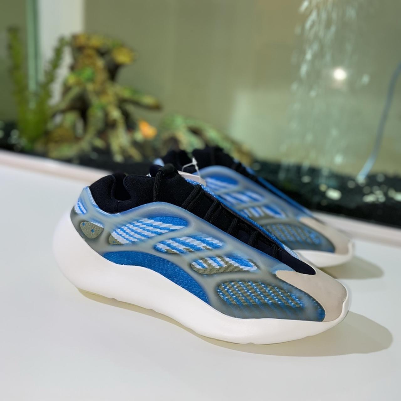 yeezy arzareth stockx