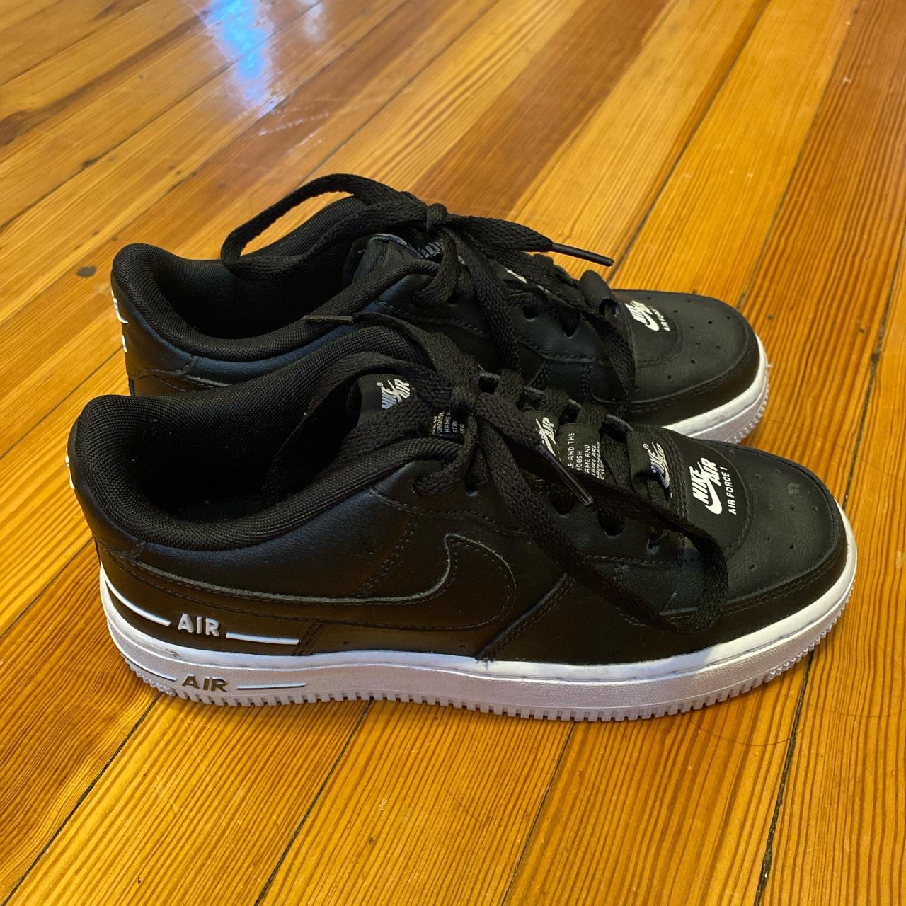 nike air force womens black and white