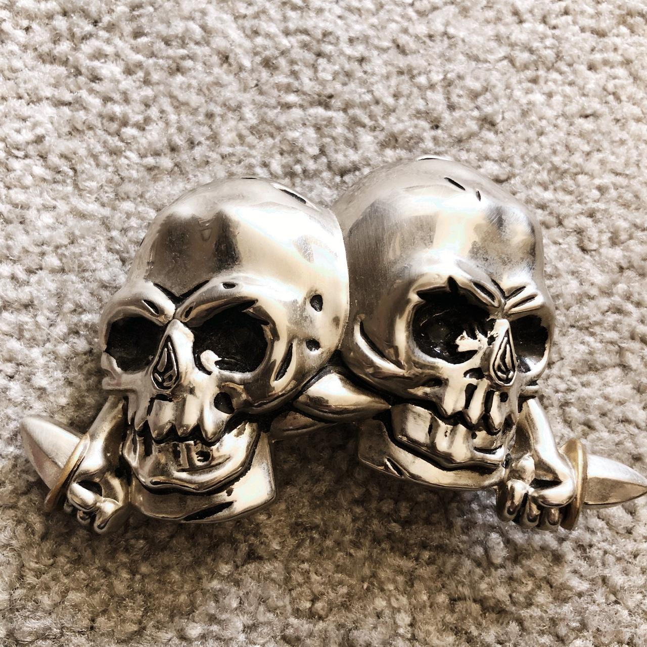 Skulls belt buckle - perfect for a belt that has... - Depop