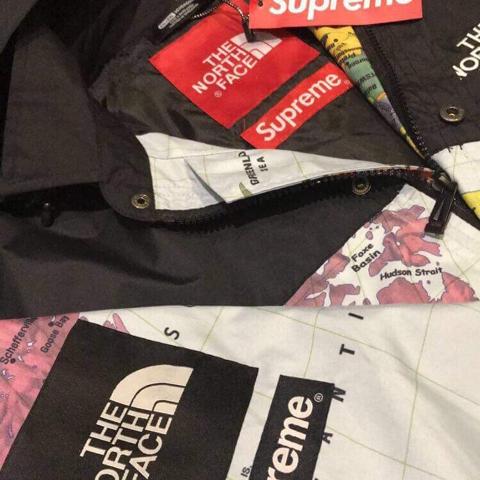 Supreme x the north hotsell face map