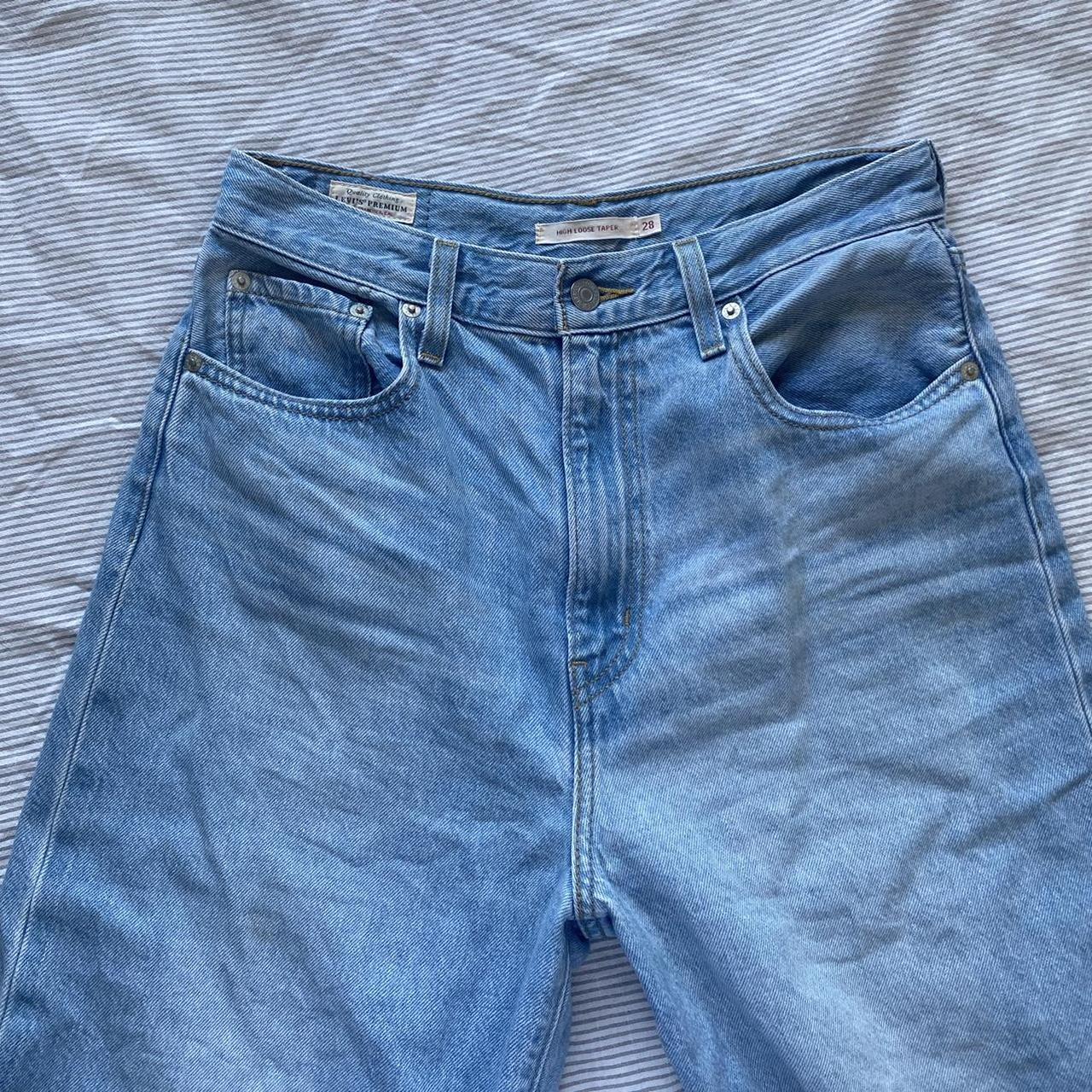 levi-s-high-loose-taper-jeans-amazing-condition-depop