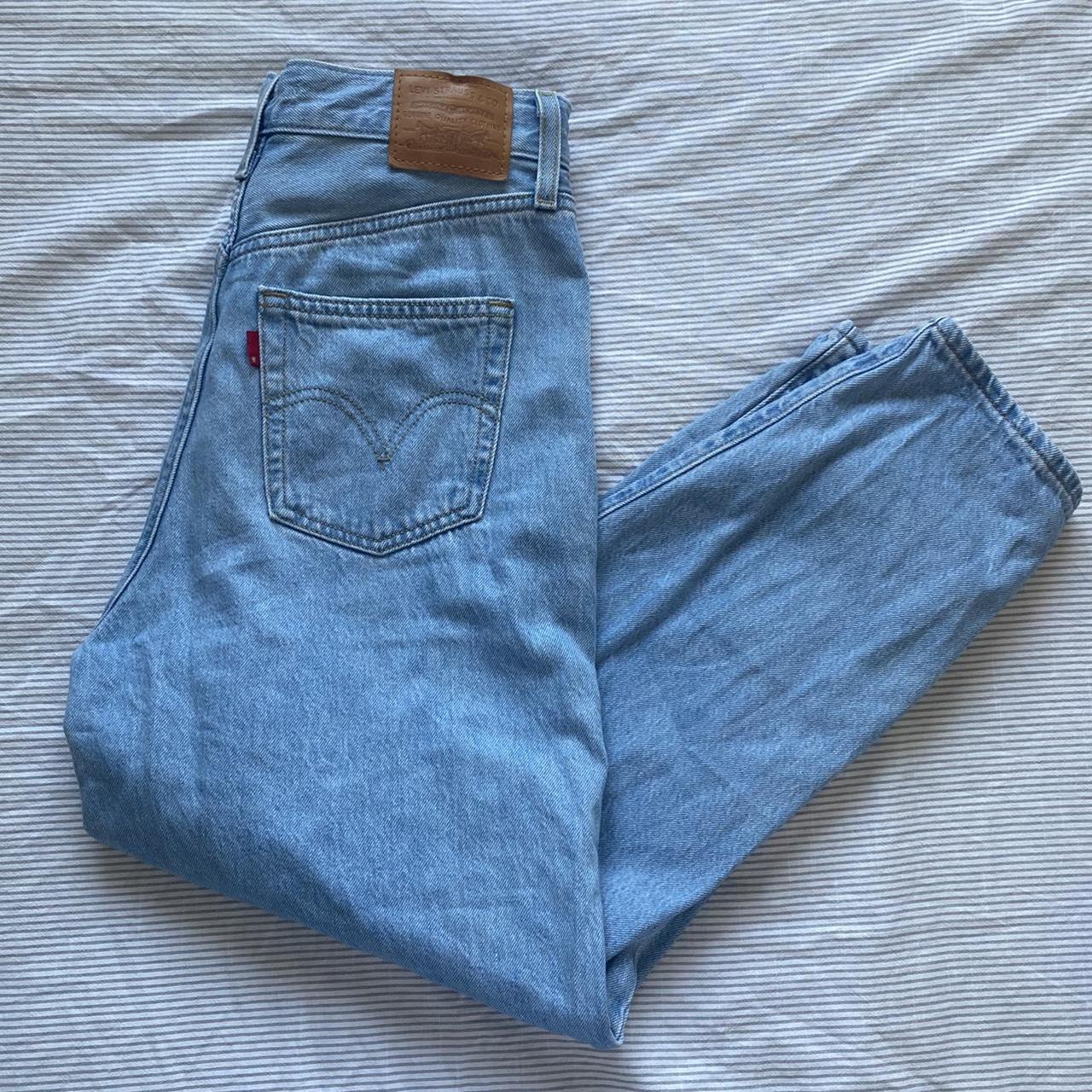 levi-s-high-loose-taper-jeans-amazing-condition-depop