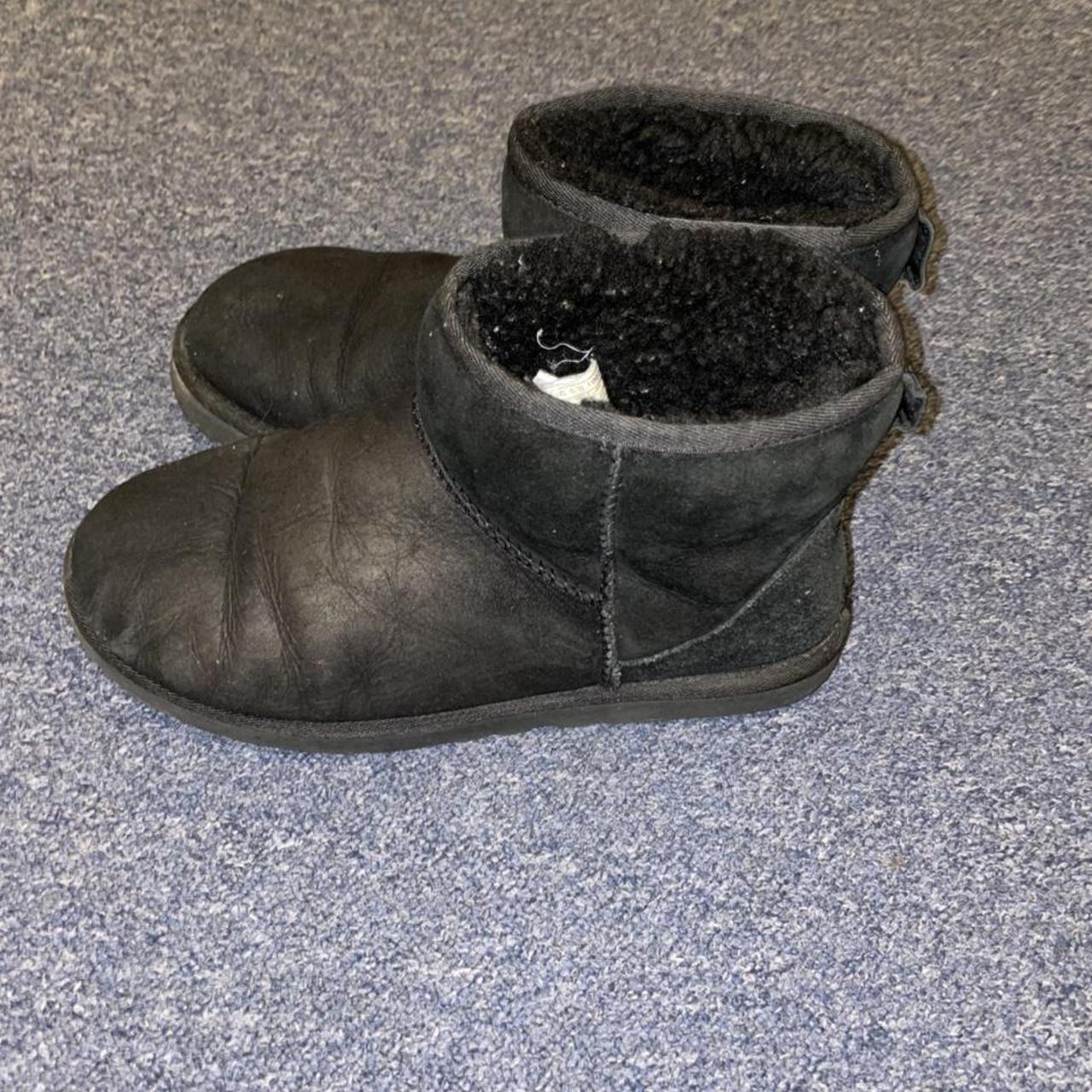 black ugg boots size 8