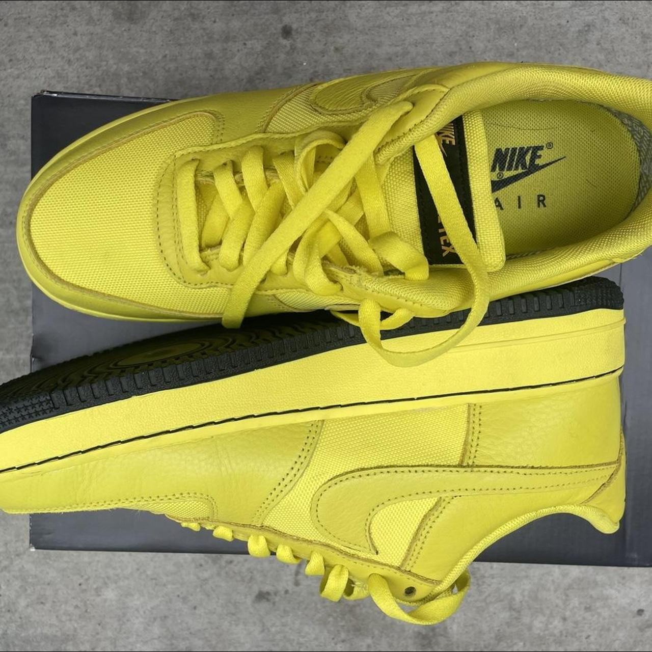 Nike Air Force 1 Low Gore-Tex, Dynamic Yellow, Only...