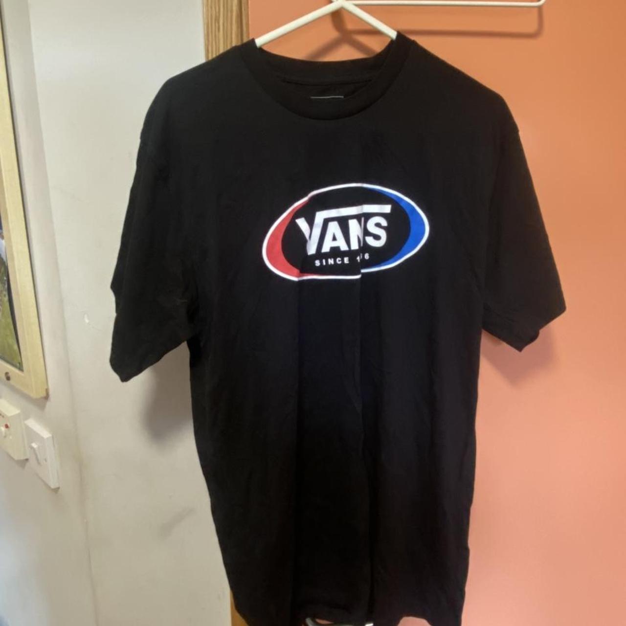 Size M mens Vans t shirt great condition only worn... - Depop