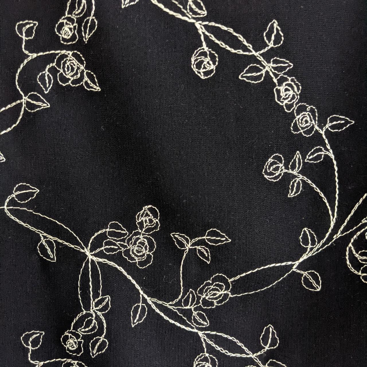 Ann Taylor LOFT Skirt With The Cutest Embroidered Depop Ann Taylor LOFT Skirt With The Cutest Embroidered Depop