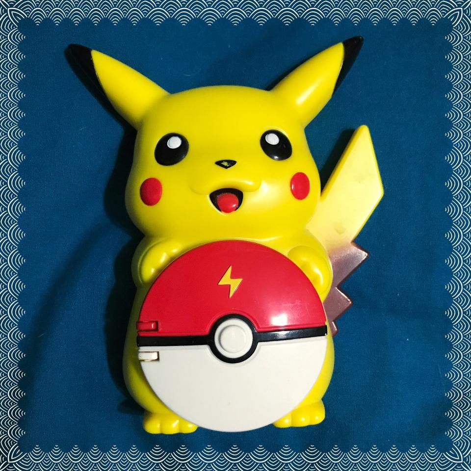 MERAVIGLIOSO portachiavi di Pikachu FATTO A MANO con - Depop