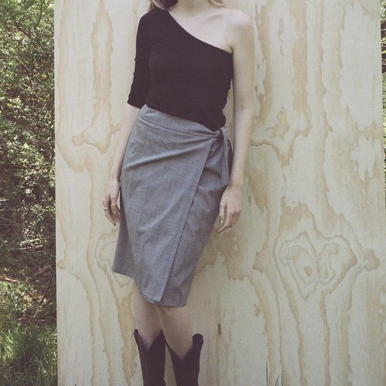 Max Mara Women's Grey and Black Skirt (2)